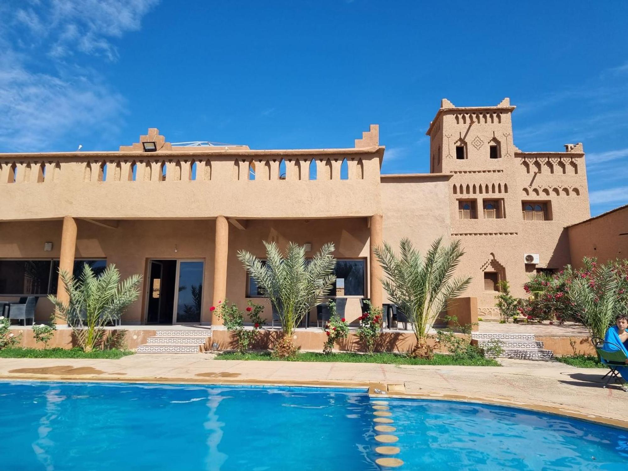 Auberge Famille Benmoro Skoura Exteriör bild