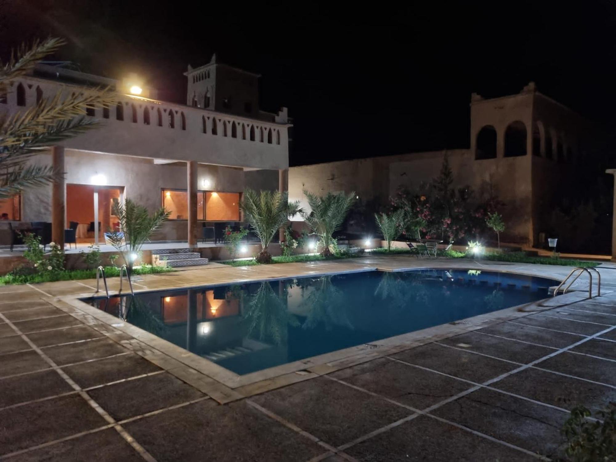 Auberge Famille Benmoro Skoura Exteriör bild